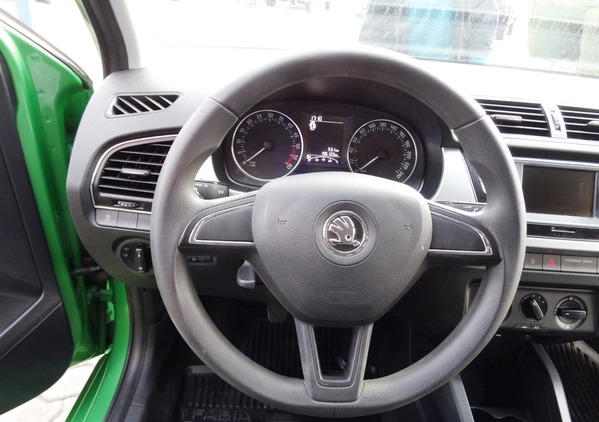 Skoda Fabia cena 28900 przebieg: 190000, rok produkcji 2016 z Płoty małe 301